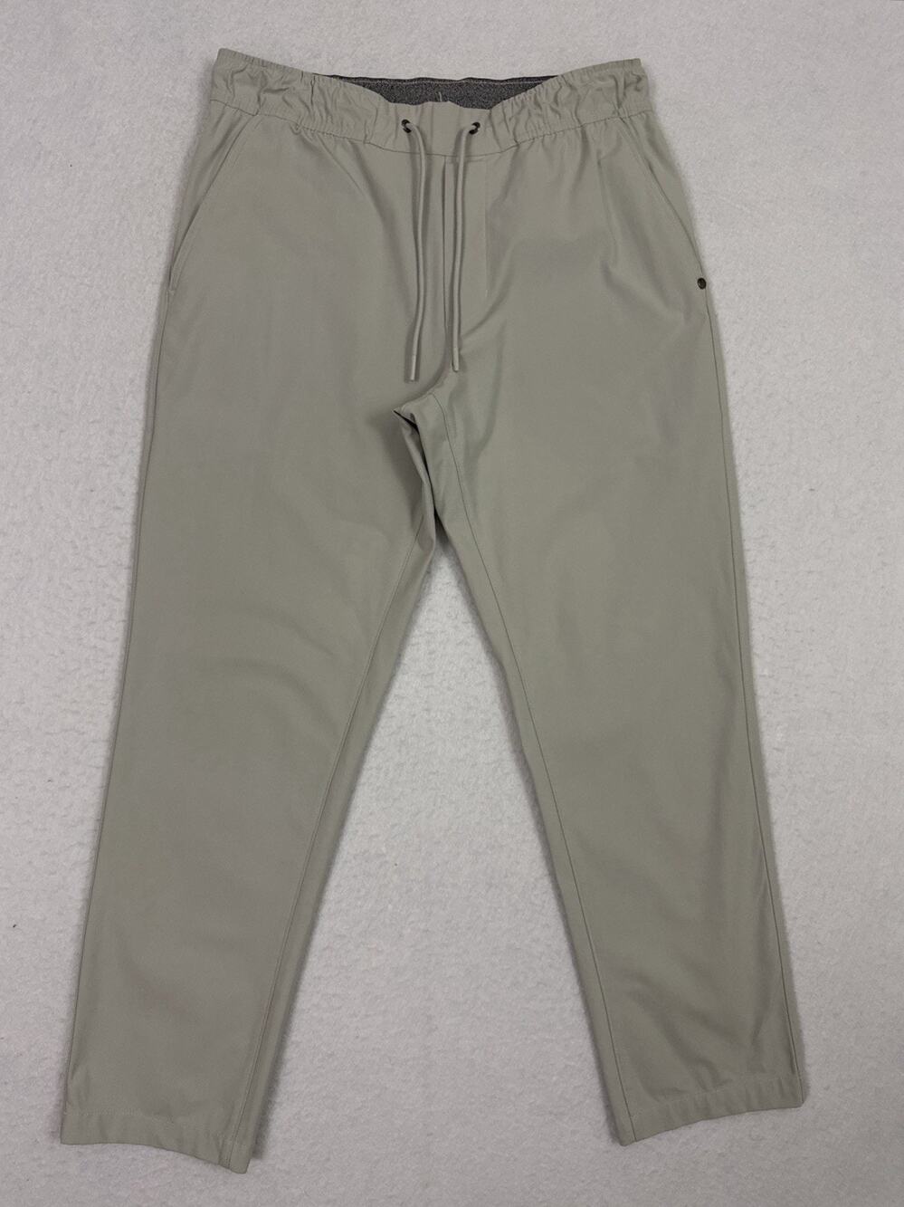 Vuori Meta Elastic Waist Pant Mens Medium Sand Performance Pull On Stretch V463 - Picture 1 of 12